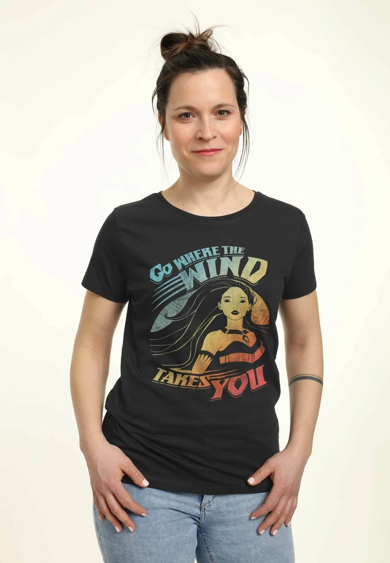 Disney Pocahontas Wind Takes YouT-Shirt Con StampaBlack Donna T-shirt E Top H3A21D32H-Q11 1 Disney Pocahontas Wind Takes YouT-Shirt Con StampaBlack Donna T-shirt E Top H3A21D32H-Q11
